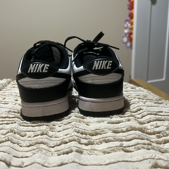 womens dunk low black and white (pandas) - Picture 3 of 3